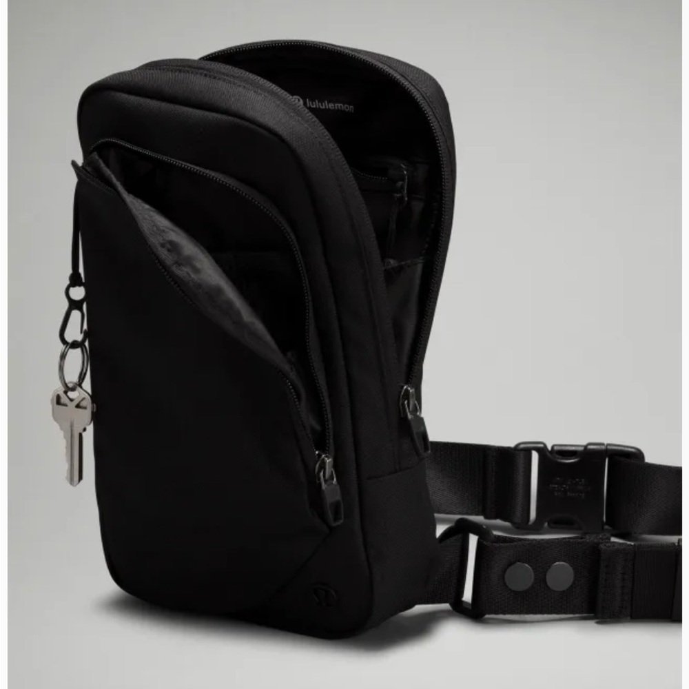 NWT lululemon athletica Commuter Sling Bag